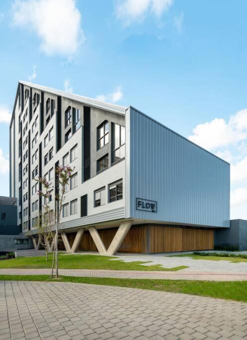 Apartment Contemporaneo No Parque Com Garagem Pelotas
